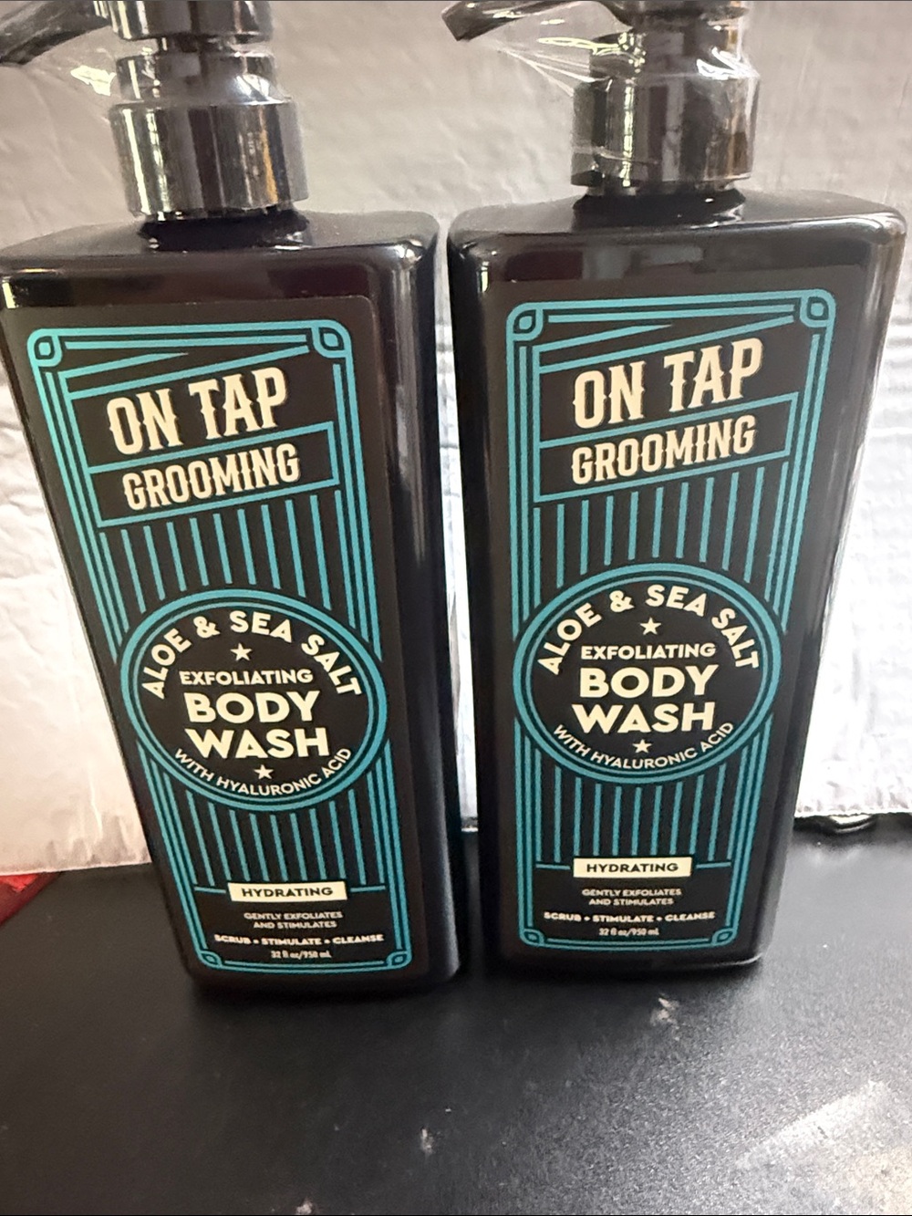 On Tap Grooming Aloe & Sea Salt Exfoliating Body Wash - Set of 2)